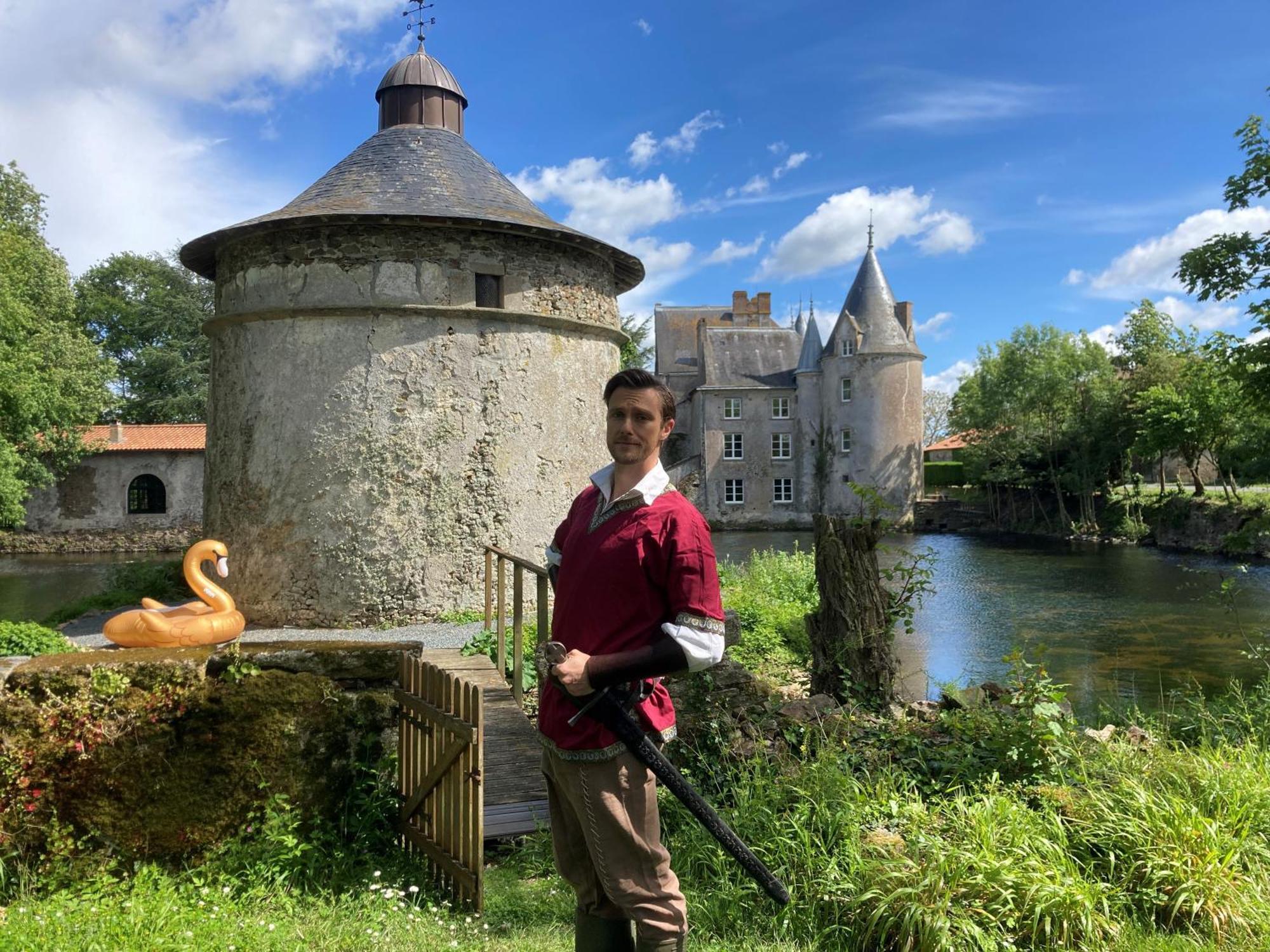 Chateau De La Preuille Gites Montaigu-Vendee Exterior photo